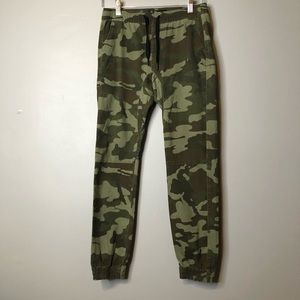 Women’s Camo Joggers 🌲